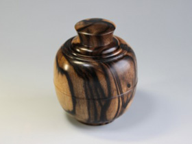 黒柿造茶壺